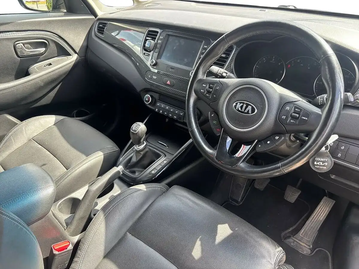 2018-kia-carens-17crdi-3-big-4