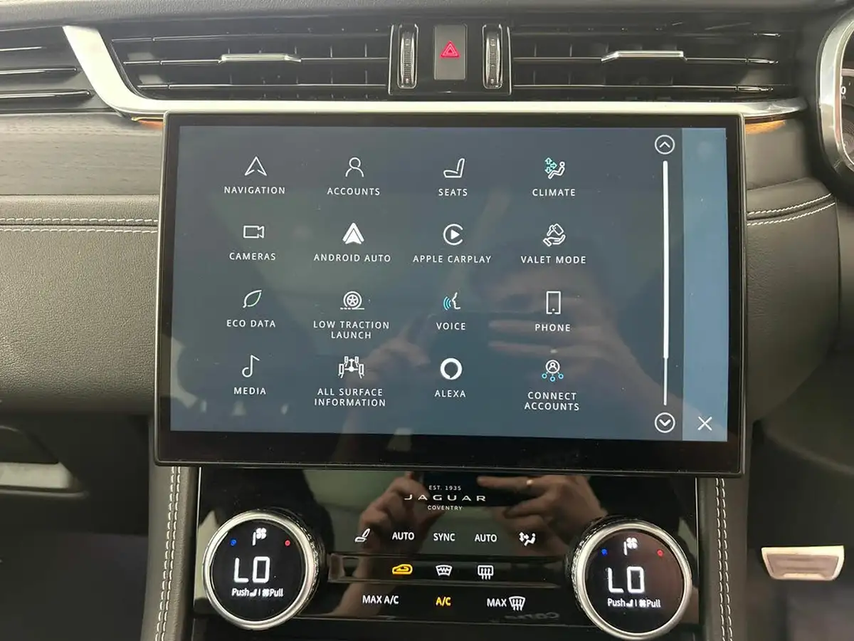 2022-jaguar-f-pace-20-d200-r-dynamic-black-big-18