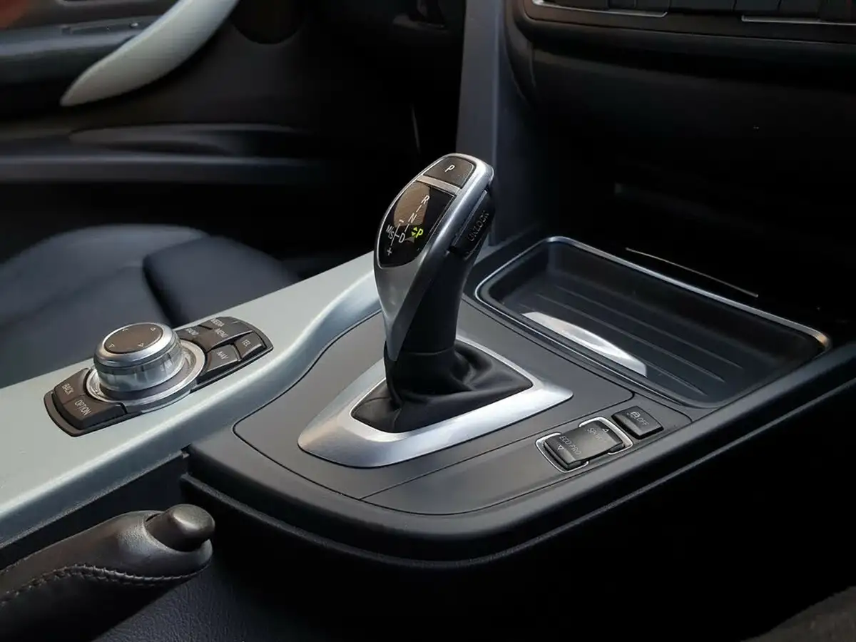 2014-bmw-3-series-20td-320d-xdrive-m-sport-saloon-4d-auto-big-17
