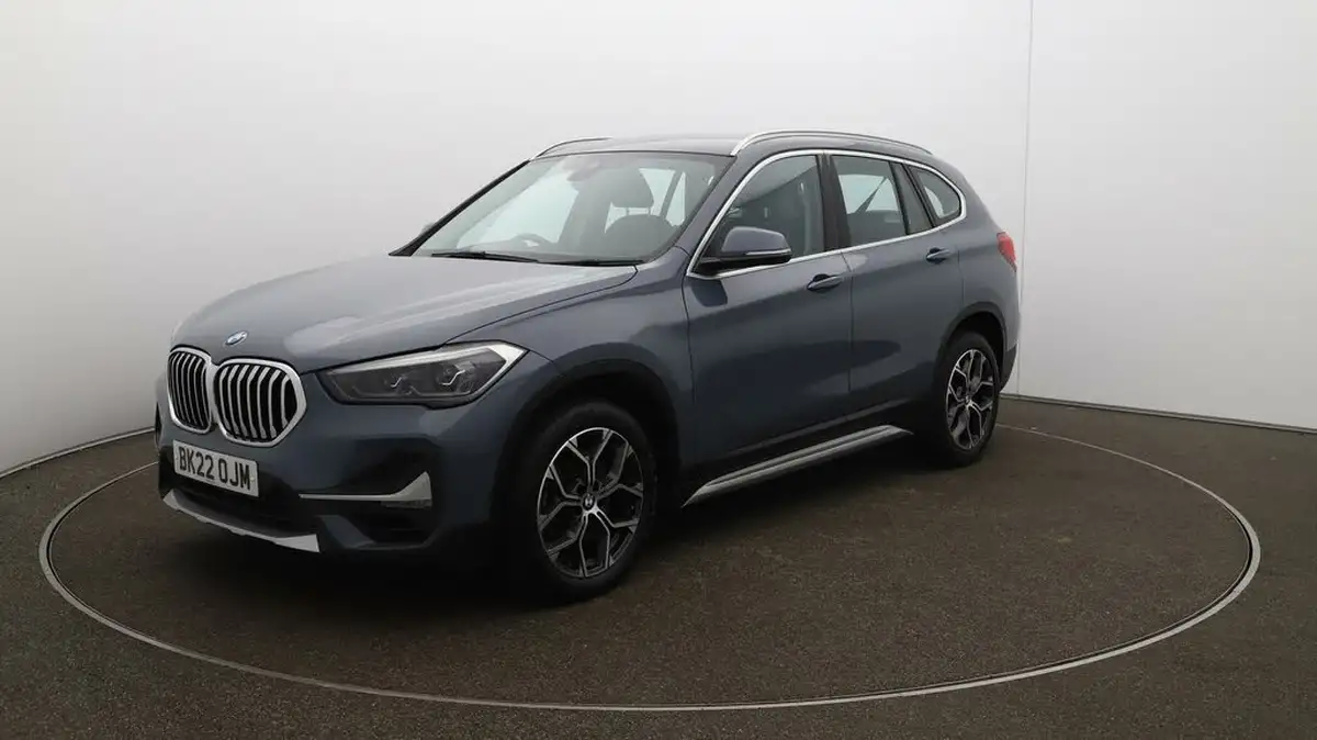 2022-bmw-x1-20-sdrive20i-xline-big-3
