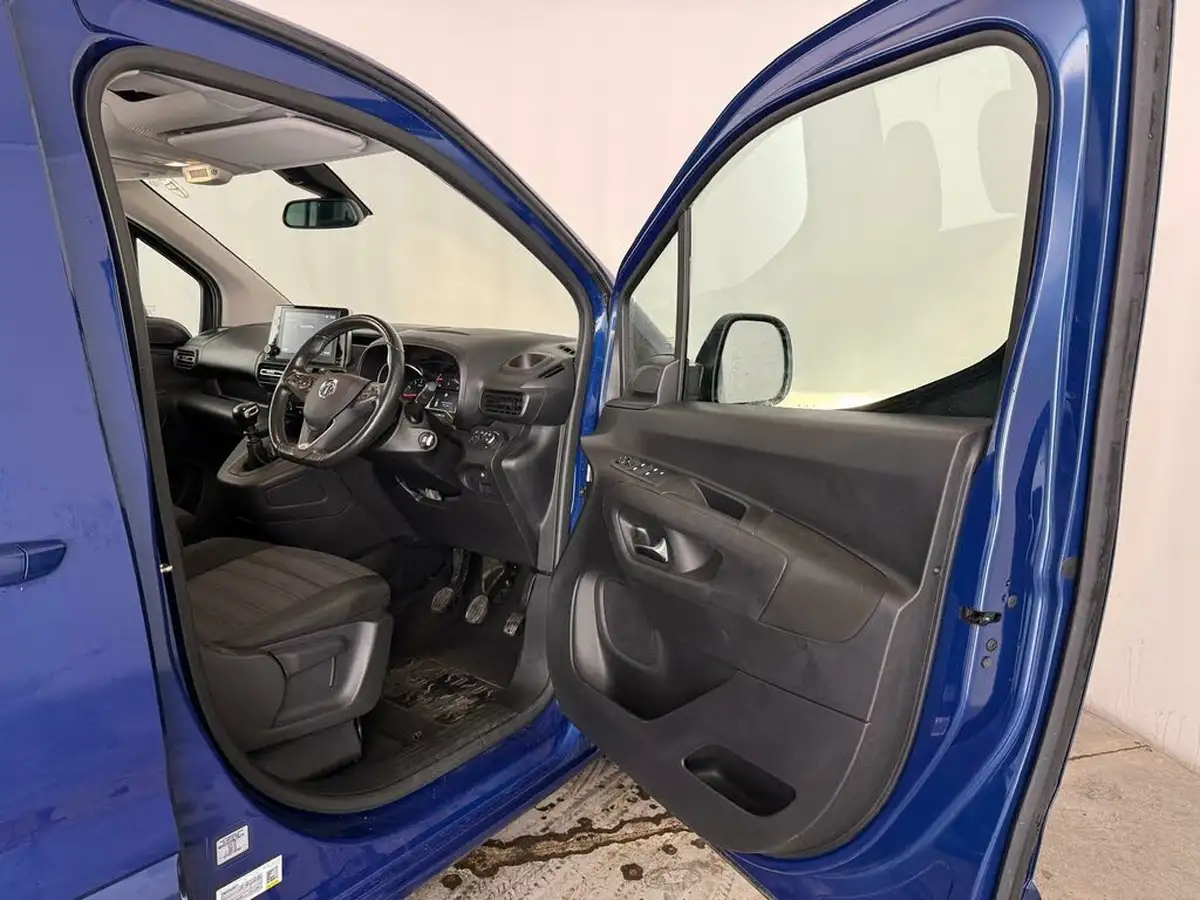 2021-vauxhall-combo-life-15-se-xl-100ps-big-36