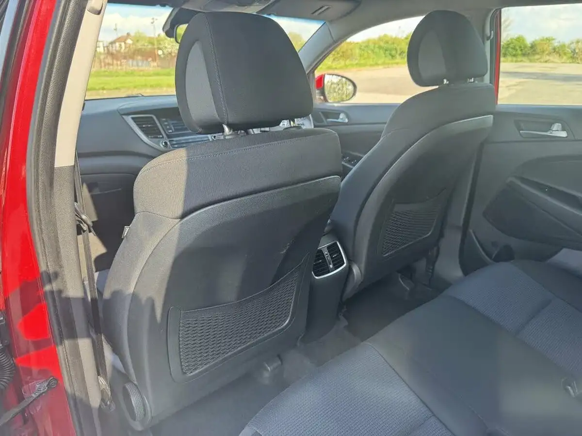 2017-hyundai-tucson-17crdi-blue-drive-se-141ps-dct-big-21