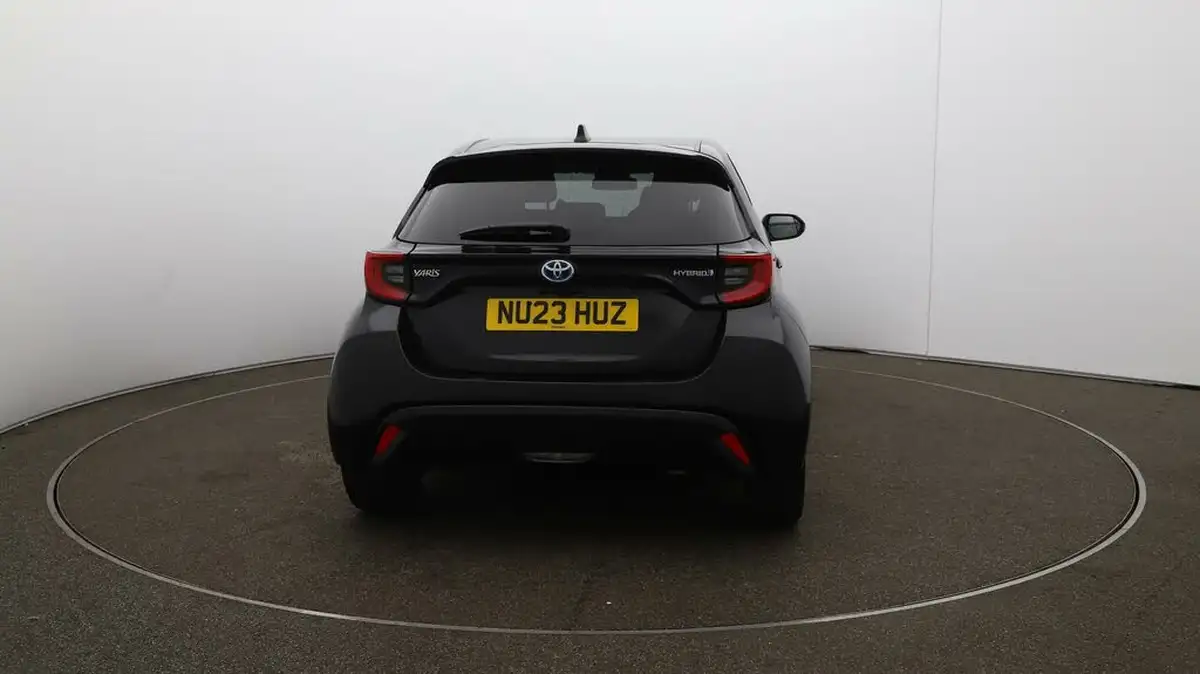 2023-toyota-yaris-15-vvt-i-excel-big-48