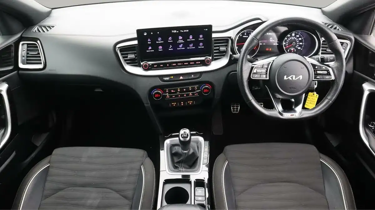 2023-kia-xceed-15-t-gdi-gt-line-158bhp-big-13