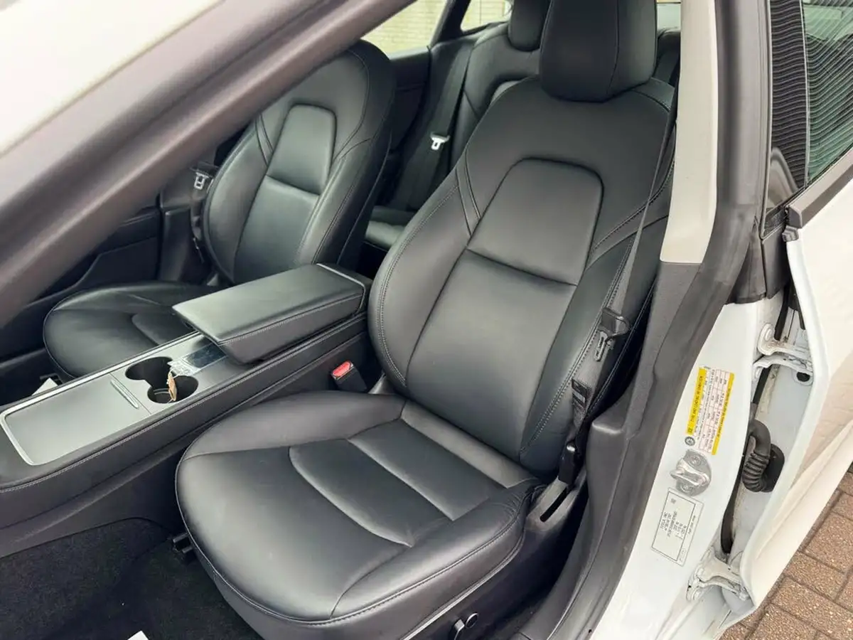 2020-tesla-model-3-e-long-range-big-39