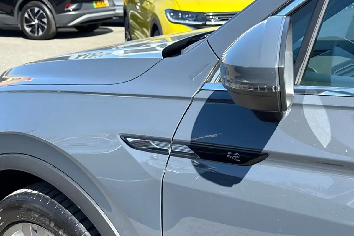 2023-volkswagen-tiguan-15-tsi-r-line-edition-big-41