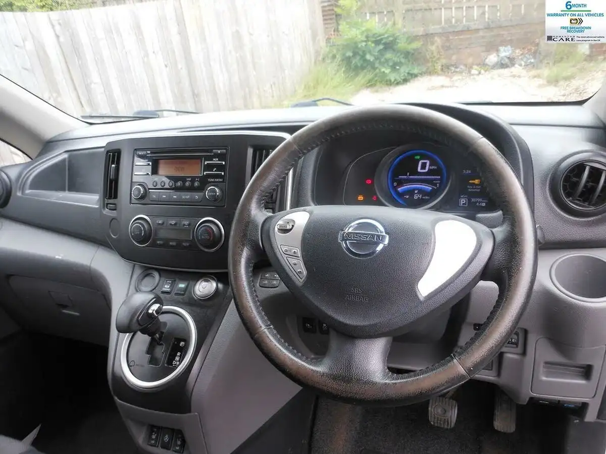 2016-nissan-env200-e-acenta-rapid-plus-panel-van-big-13