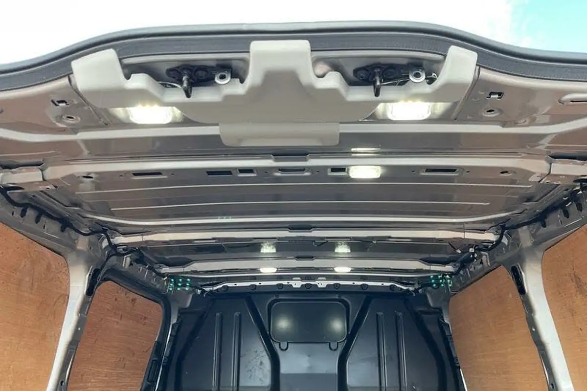 2024-ford-transit-custom-e-320-l1h1-limited-136ps-panel-van-big-31