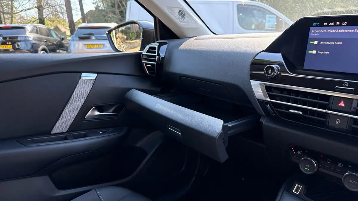 2024-citroen-c4-12-puretech-max-130ps-ss-eat8-big-59