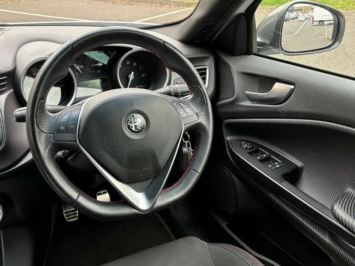 2017-alfa-romeo-giulietta-14-tb-multiair-speciale-big-9
