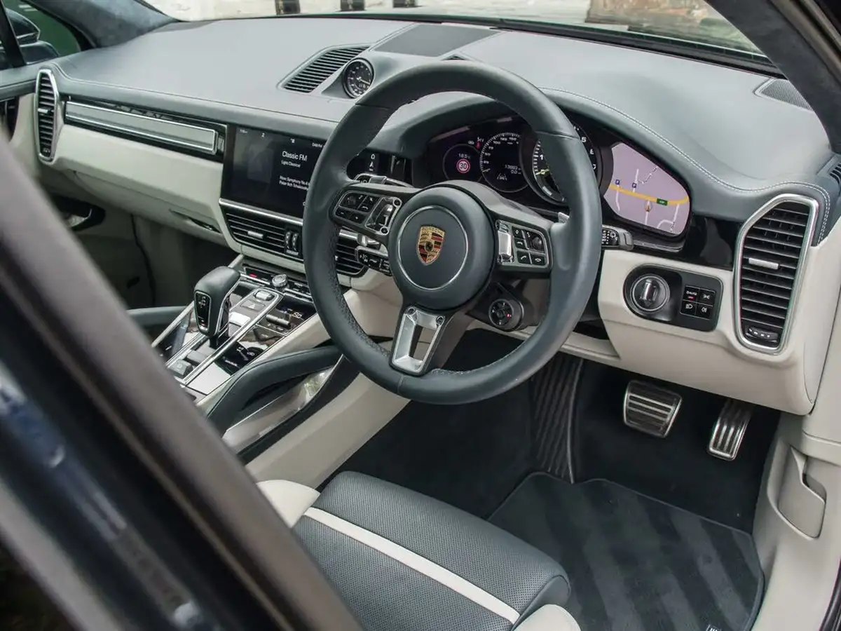 2020-porsche-cayenne-40-v8-turbo-s-e-hybrid-station-wagon-big-20