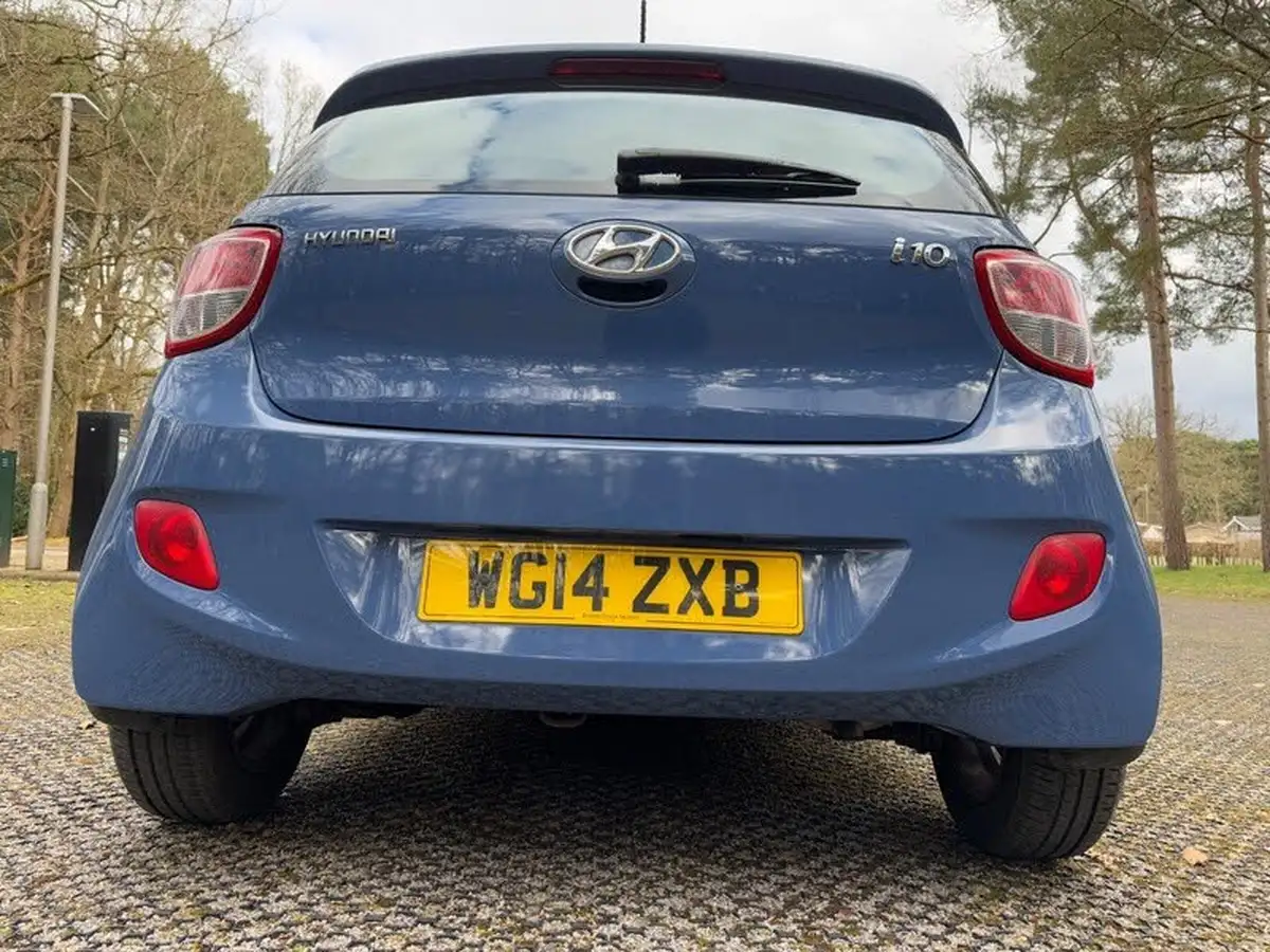 2014-hyundai-i10-10-premium-big-13