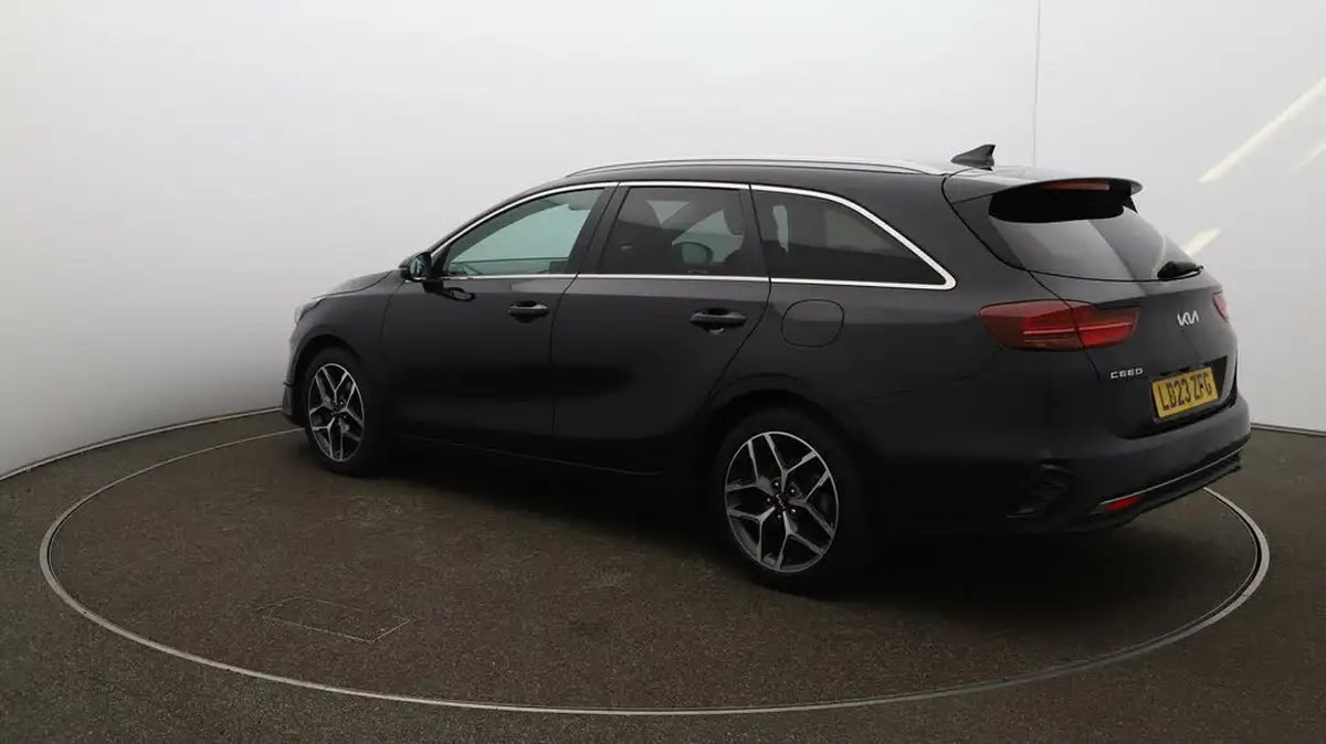 2022-kia-ceed-15-t-gdi-3-sportswagon-big-5
