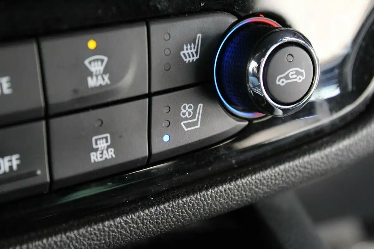 2020-vauxhall-insignia-grand-sport-15-turbo-d-sri-vx-line-nav-big-36