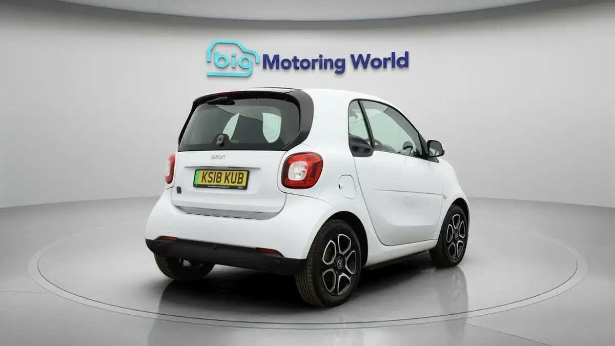 2018-smart-fortwo-e-prime-premium-plus-coupe-big-6