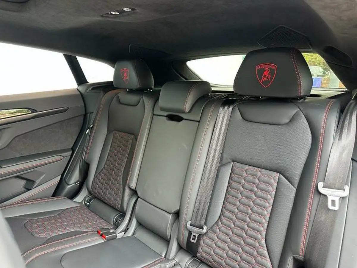 2024-lamborghini-urus-40-no-trim-big-7