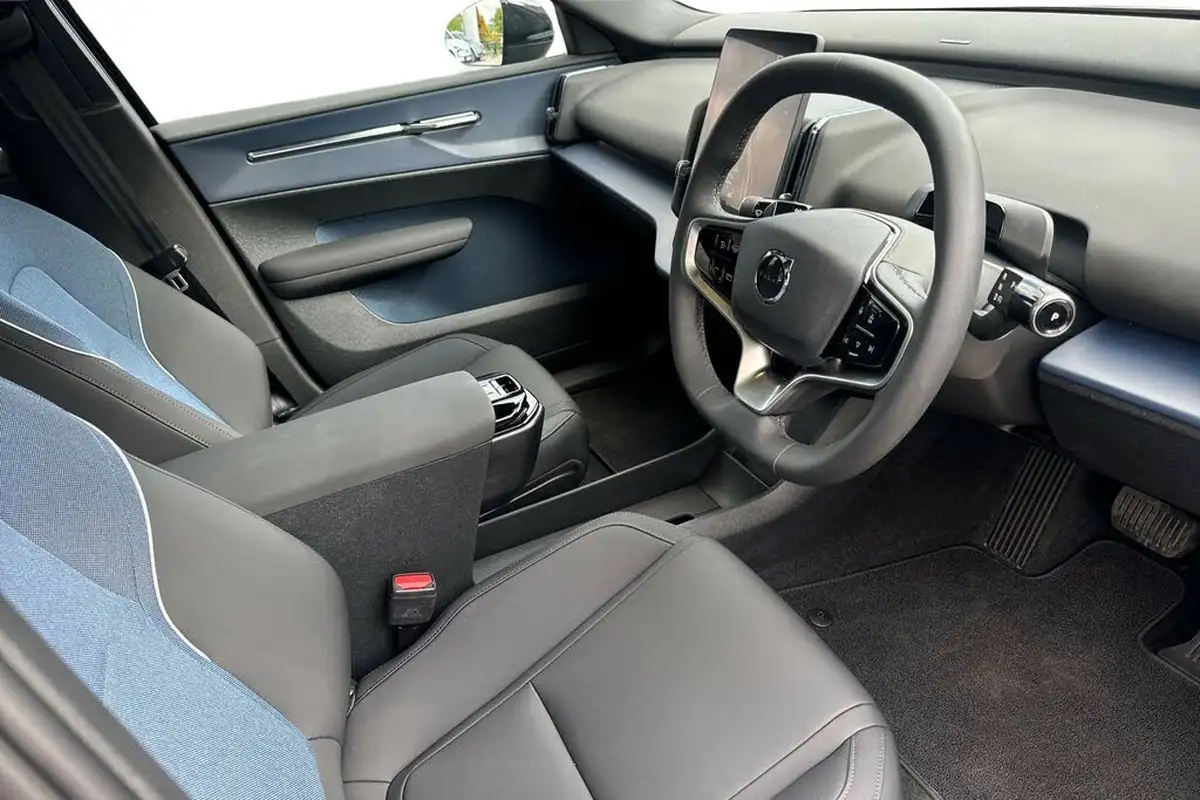 2024-volvo-ex30-e-single-motor-ultra-big-9