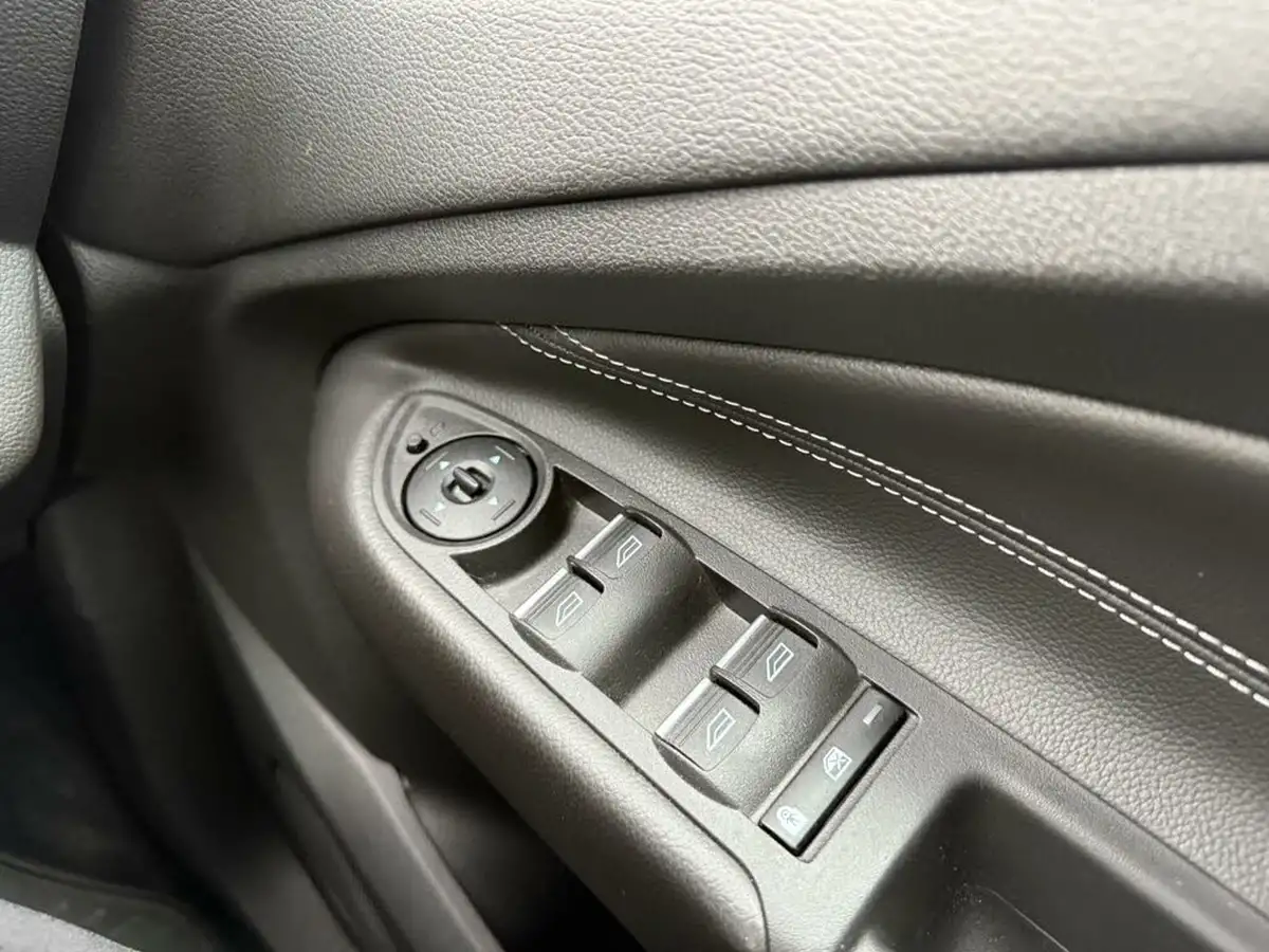 2015-ford-c-max-15tdci-titanium-x-big-23