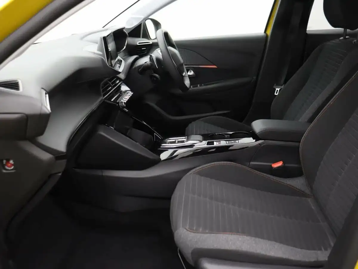 2023-peugeot-208-12-puretech-active-premium-100ps-eat8-big-8