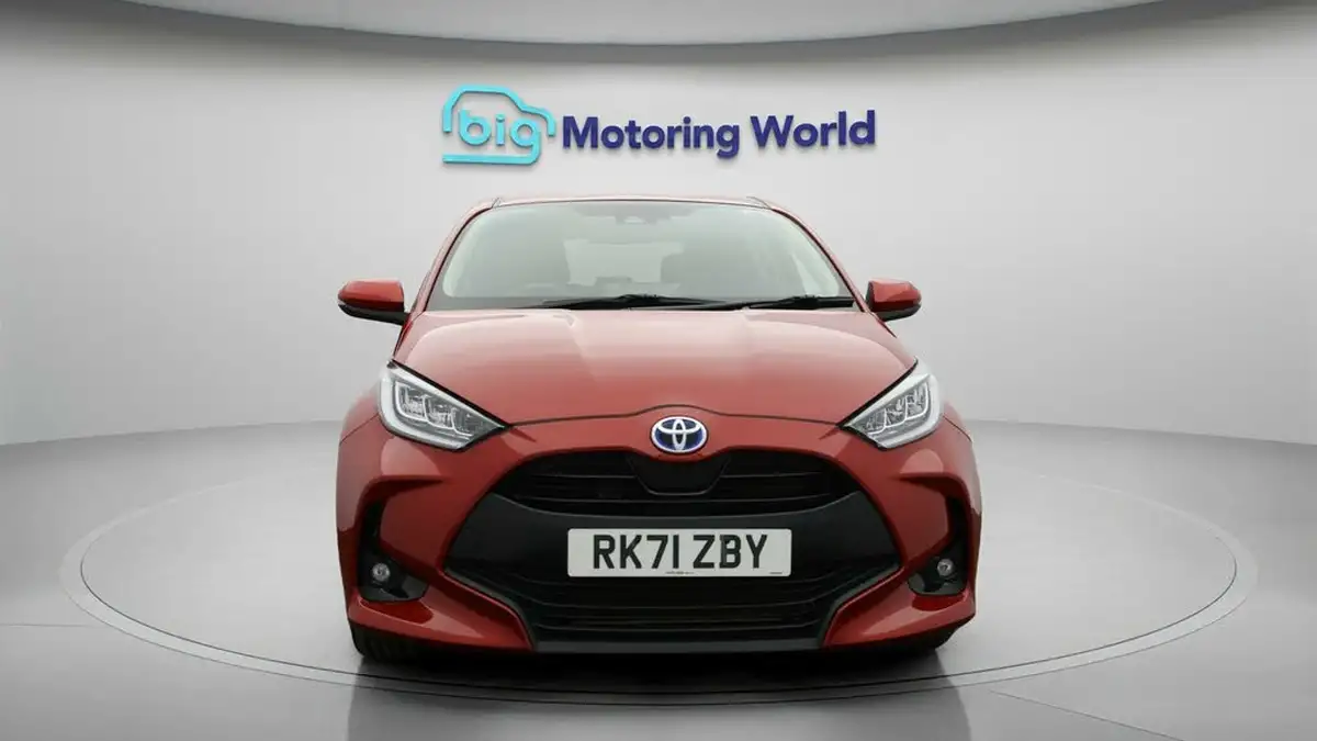 2021-toyota-yaris-15-vvt-i-design-big-1