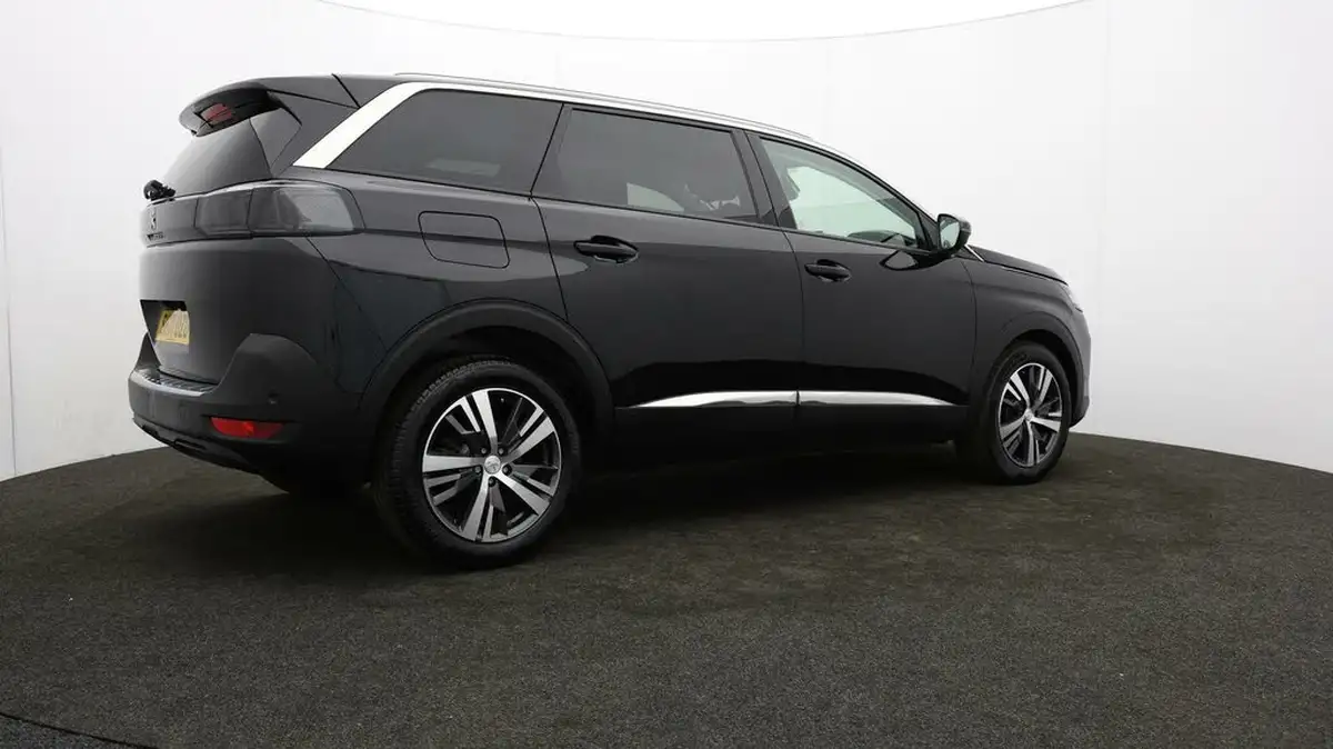 2021-peugeot-5008-suv-12-puretech-allure-big-27