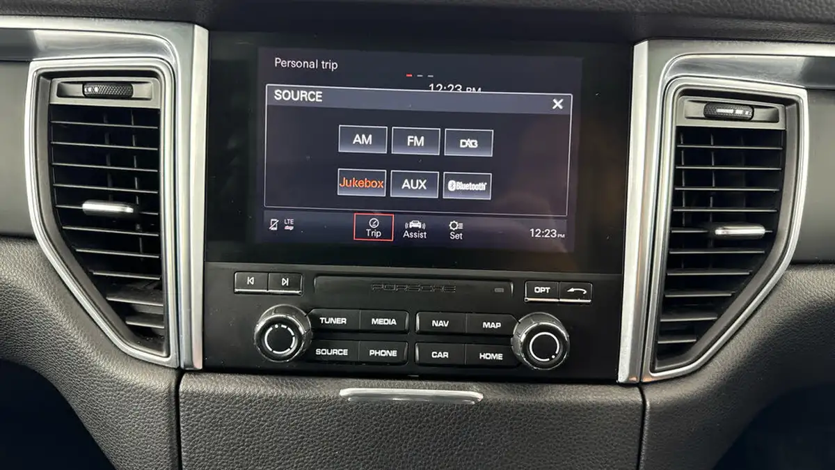 2018-porsche-macan-20-252ps-ss-big-18