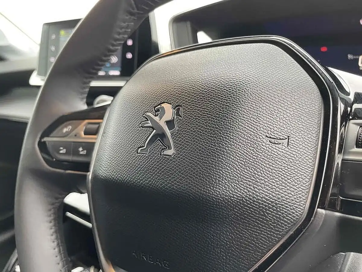 2022-peugeot-208-e-allure-premium-big-34