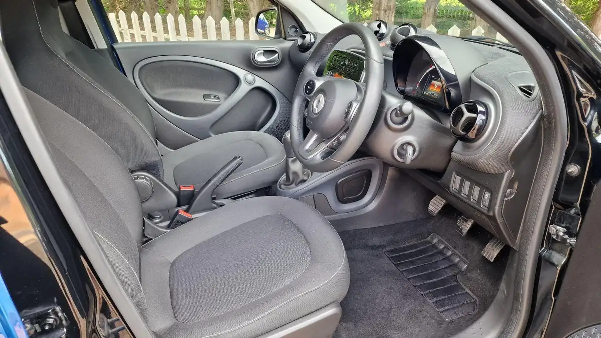 2018-smart-forfour-10-passion-71bhp-big-16