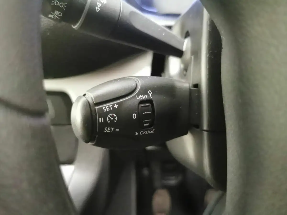 2019-citroen-spacetourer-15bluehdi-business-m-big-20