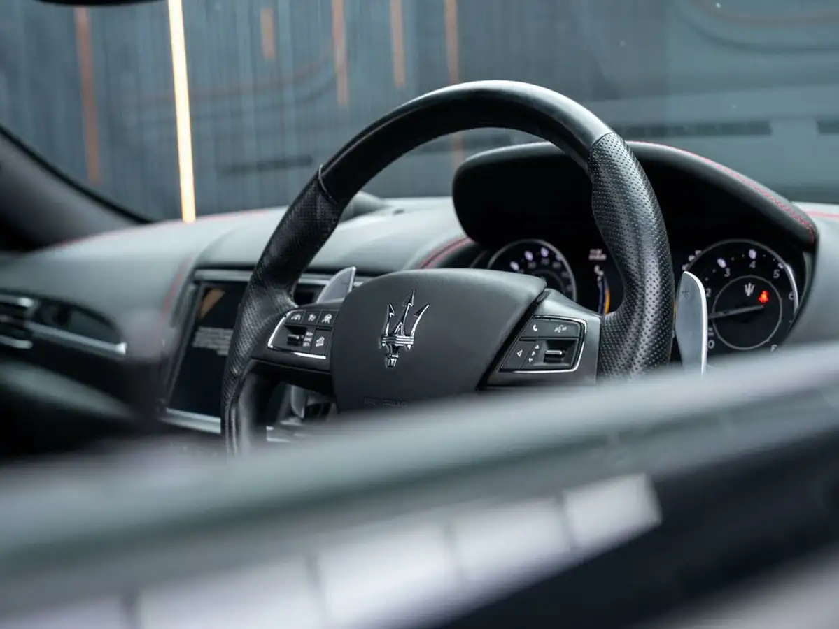 2021-maserati-levante-30-gransport-big-35