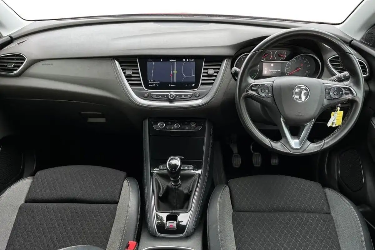 2019-vauxhall-grandland-x-12-tech-line-nav-big-5