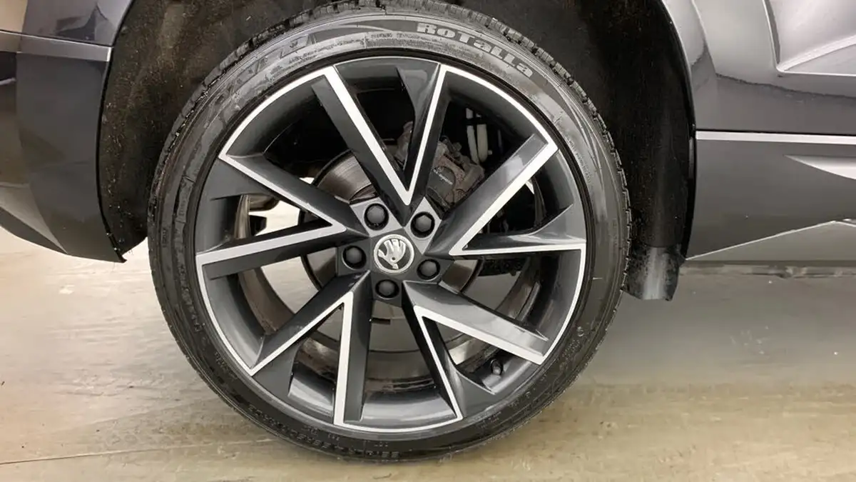 2022-skoda-karoq-15-tsi-sportline-big-21