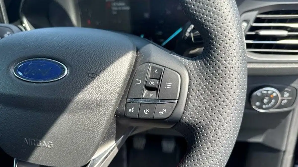 2024-ford-focus-10t-st-line-125ps-hatchback-big-33