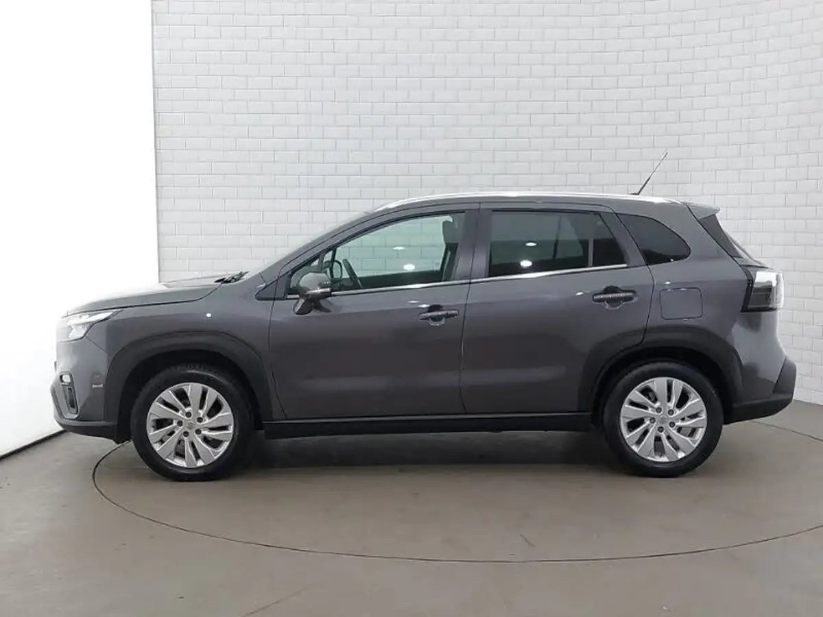 2022-suzuki-s-cross-14-boosterjet-motion-big-3