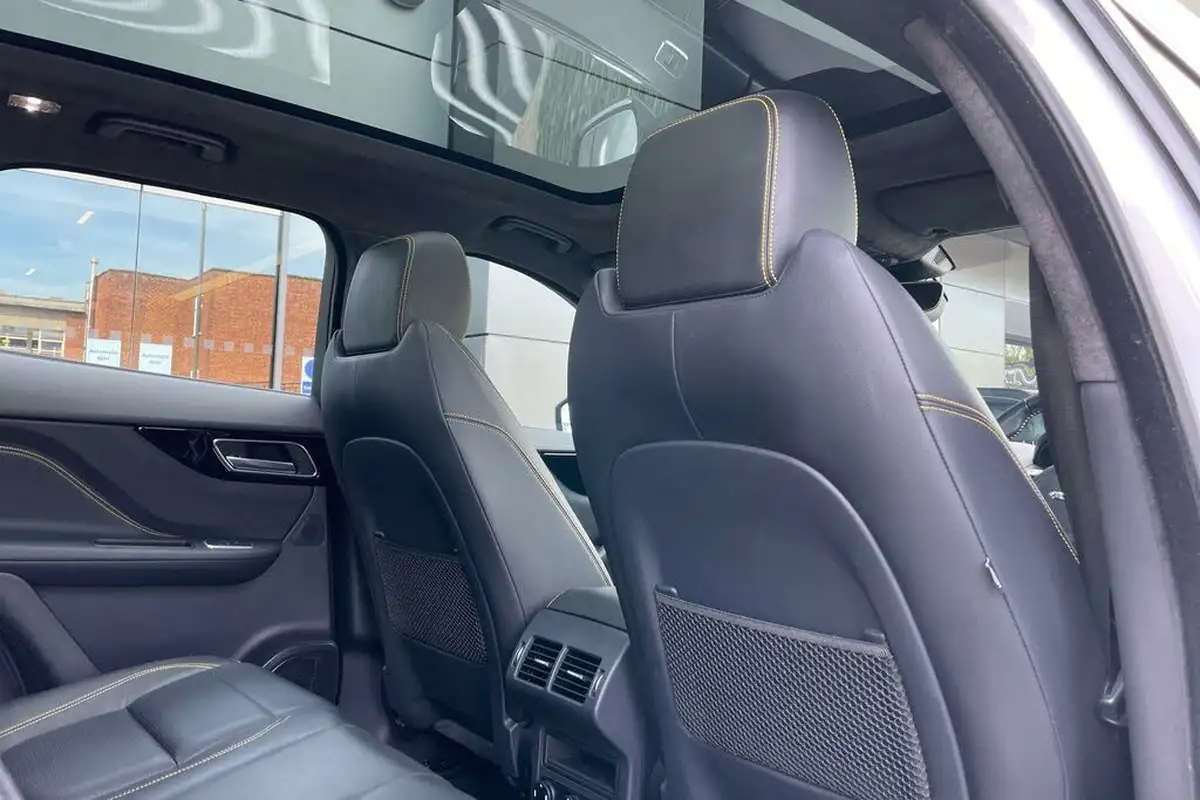 2019-jaguar-f-pace-30td-300-sport-big-31
