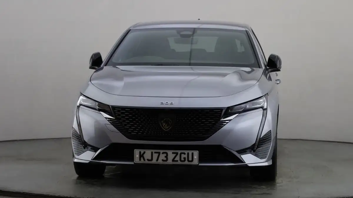 2024-peugeot-308-15-bluehdi-gt-big-15