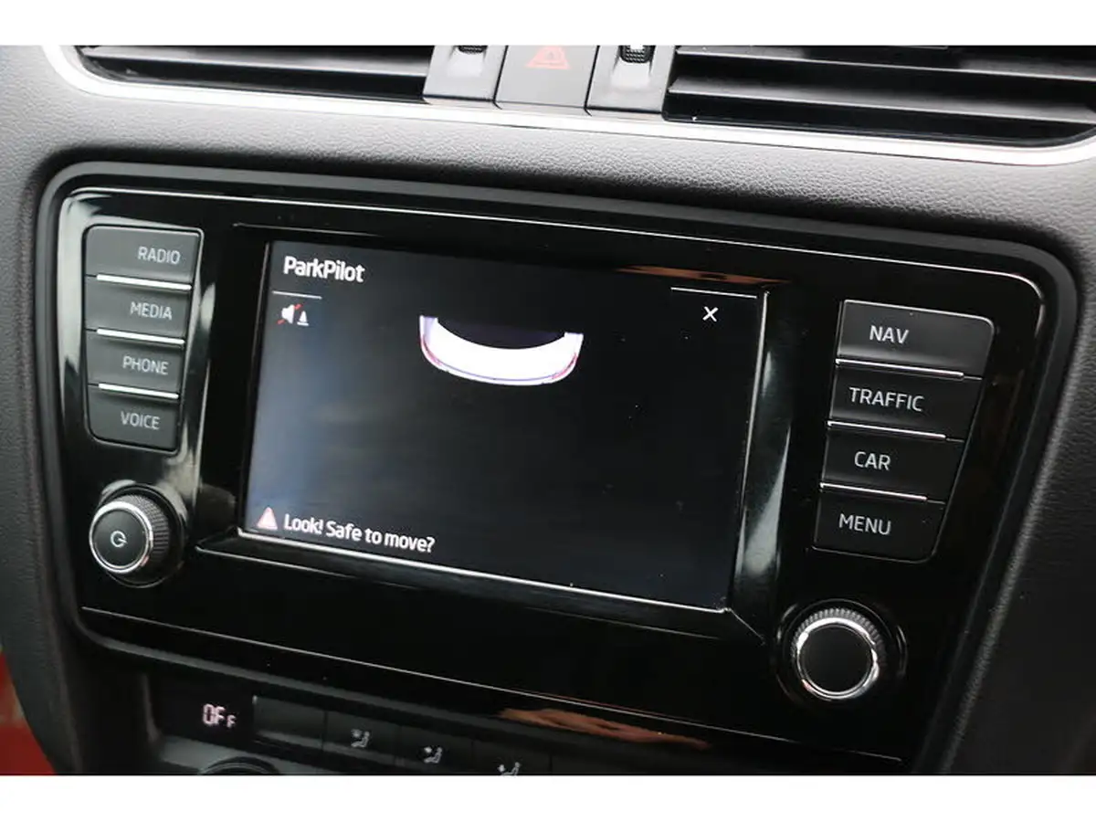 2015-skoda-octavia-big-38