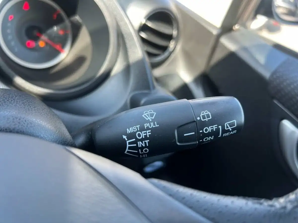 2015-honda-jazz-14-es-plus-cvt-big-17