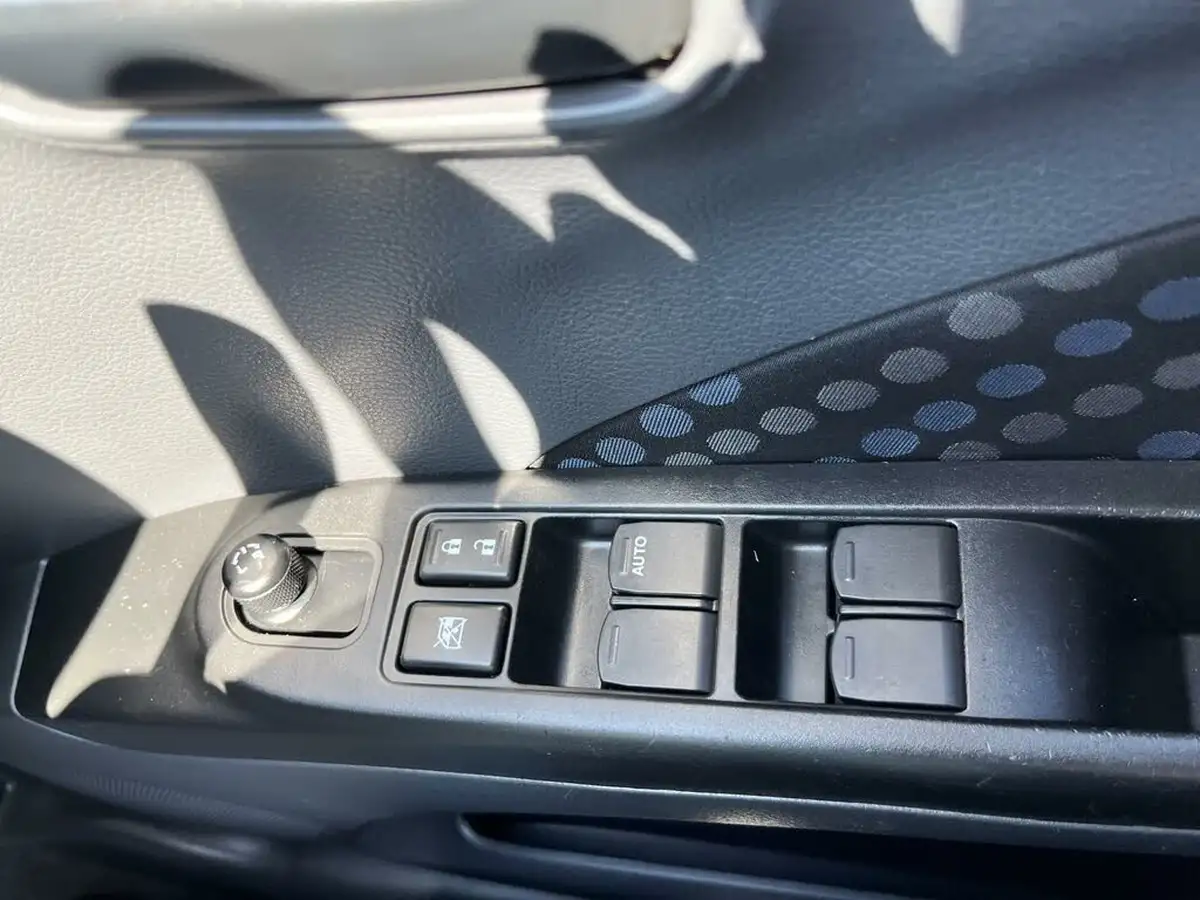 2015-suzuki-celerio-10-sz4-ags-big-22
