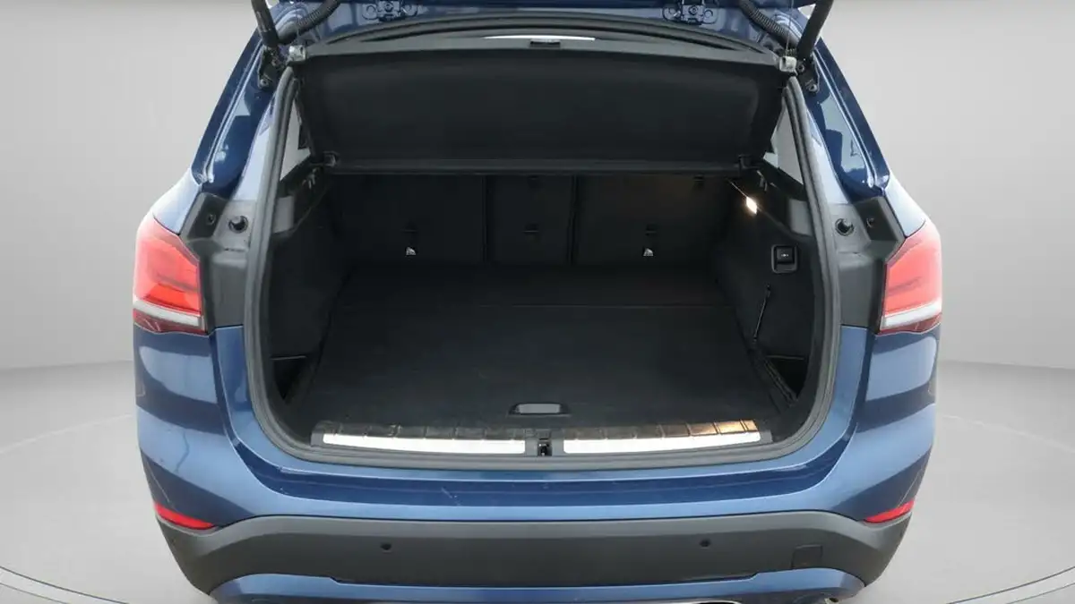 2022-bmw-x1-20-sdrive20i-xline-big-17