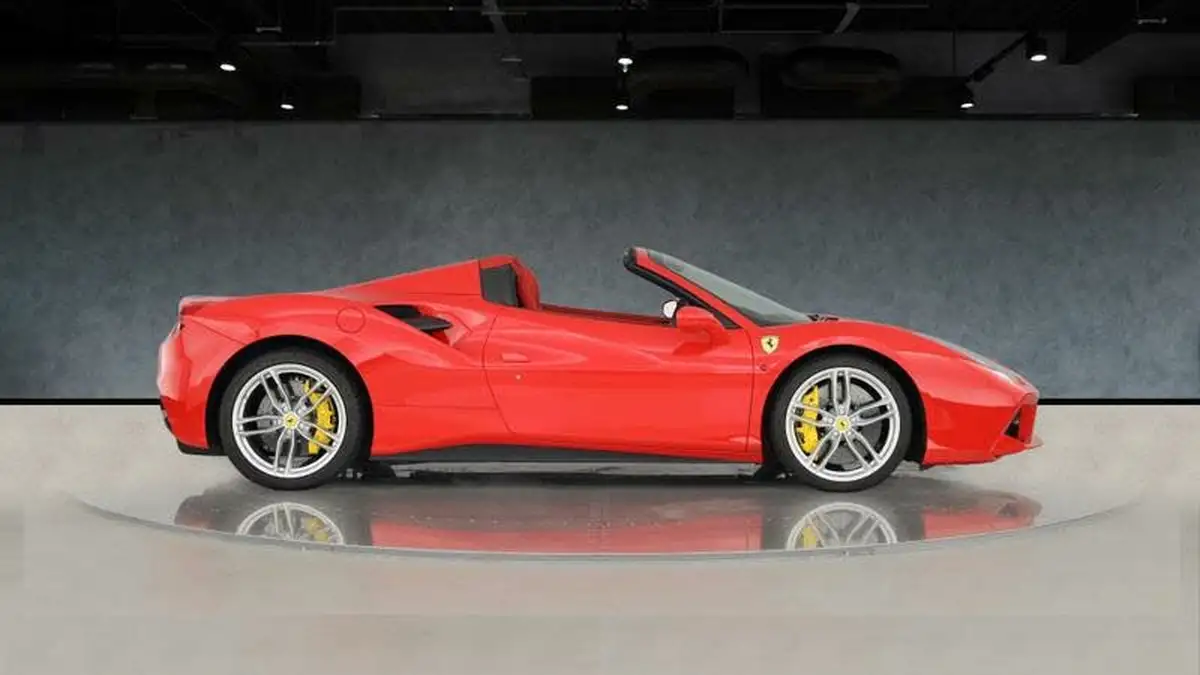 2017-ferrari-488-39-488-spider-big-14