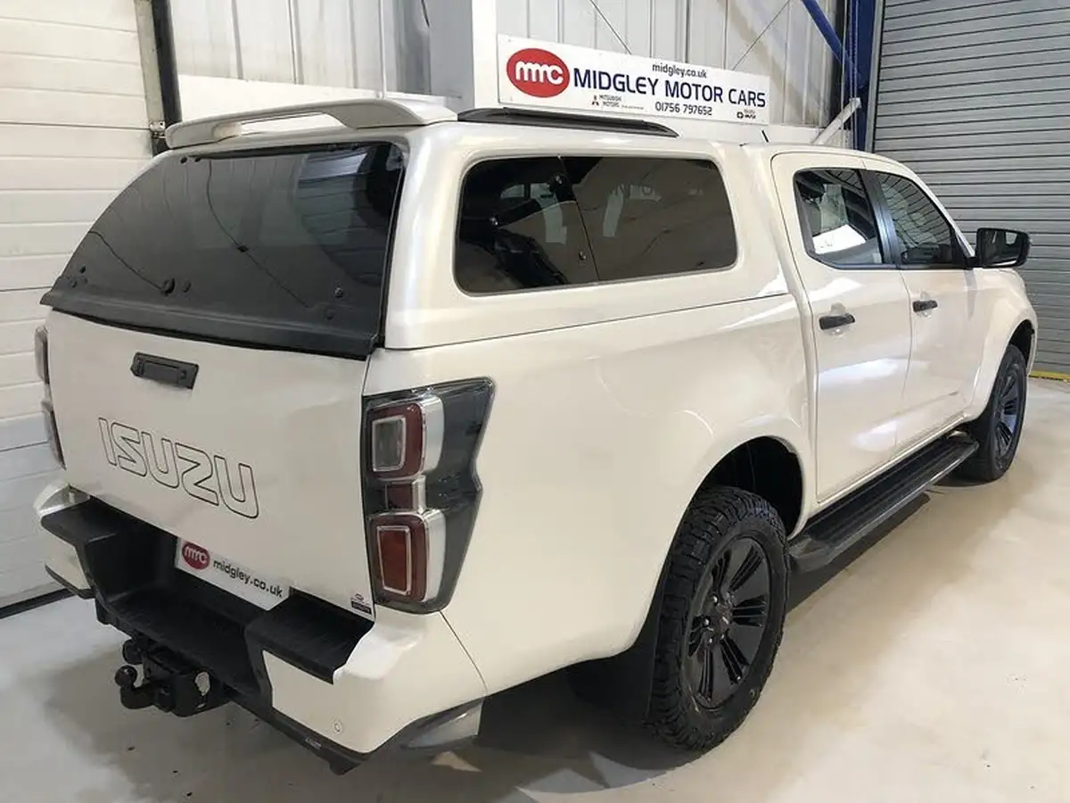 2022-isuzu-d-max-19td-v-cross-pickup-big-7