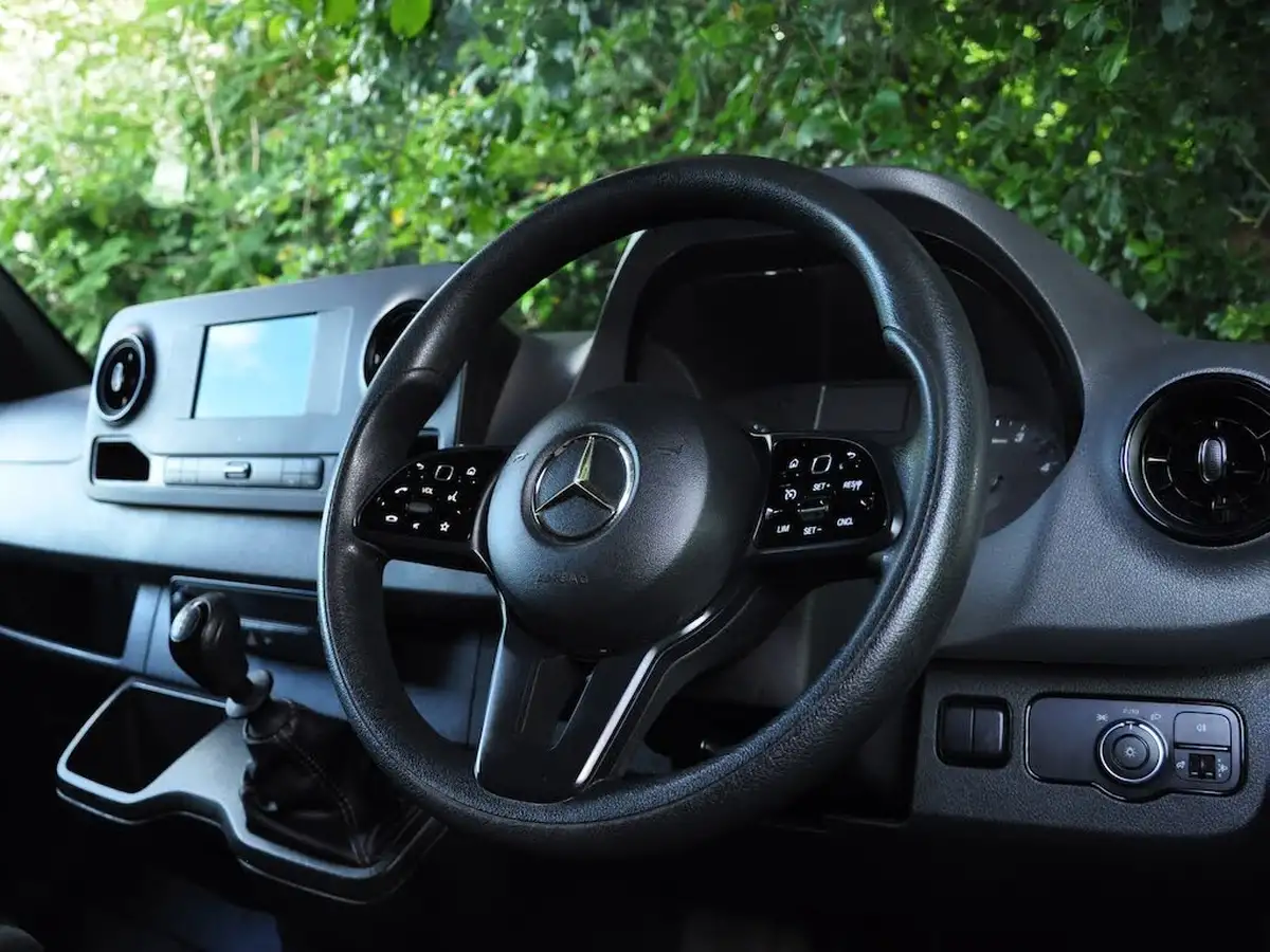 2023-mercedes-benz-sprinter-big-12
