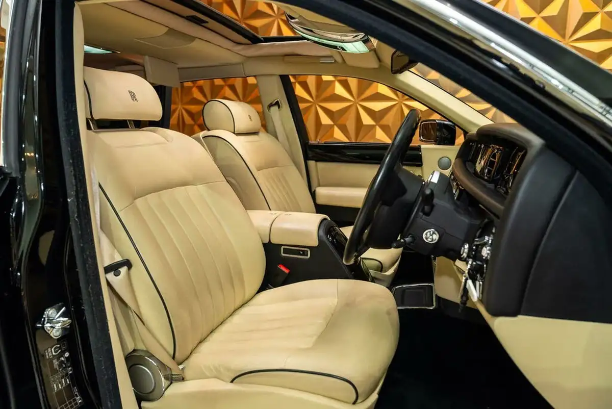 2007-rolls-royce-phantom-67-limousine-4d-big-7