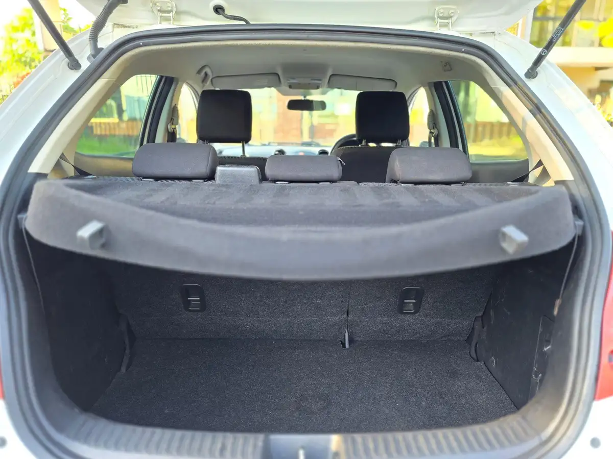 2012-mazda-mazda2-13-venture-big-18
