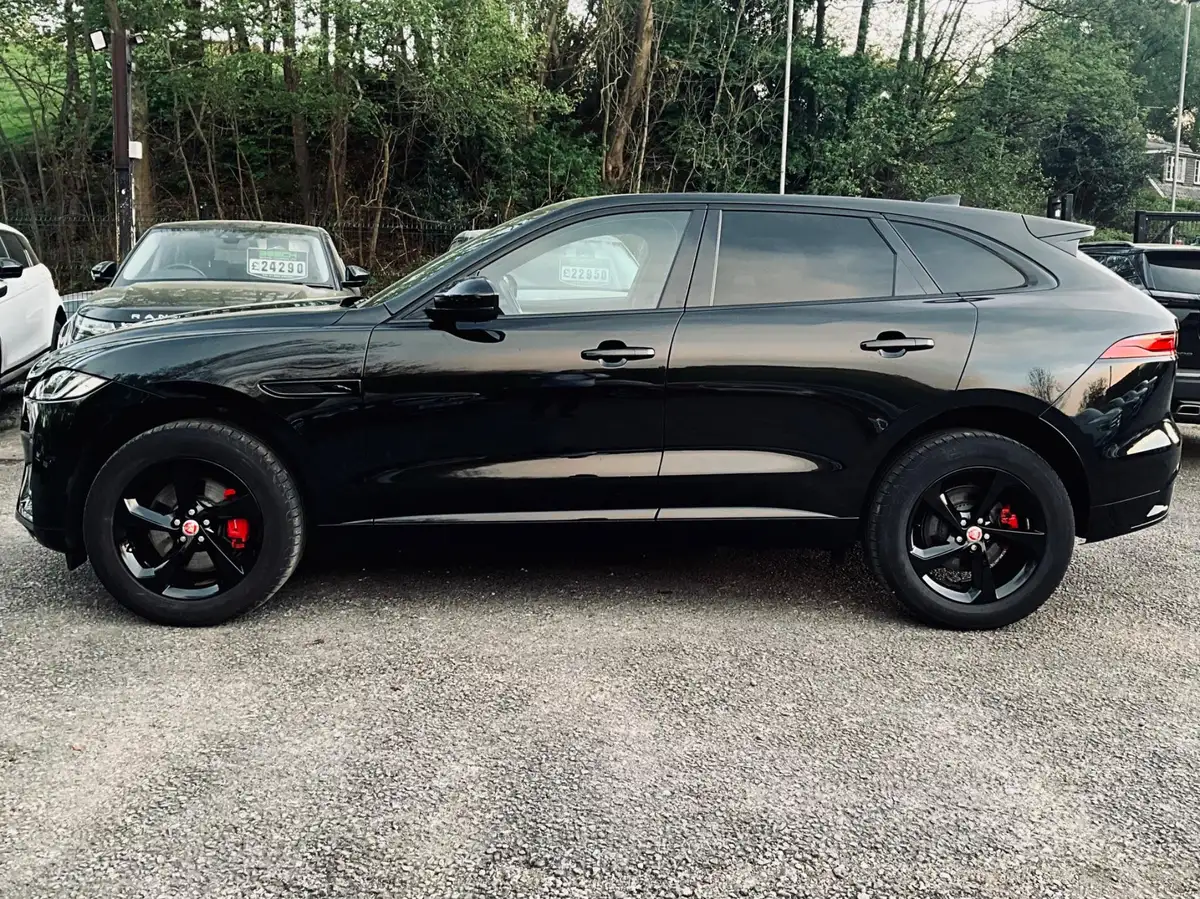 2022-jaguar-f-pace-20-d200-r-dynamic-s-big-3