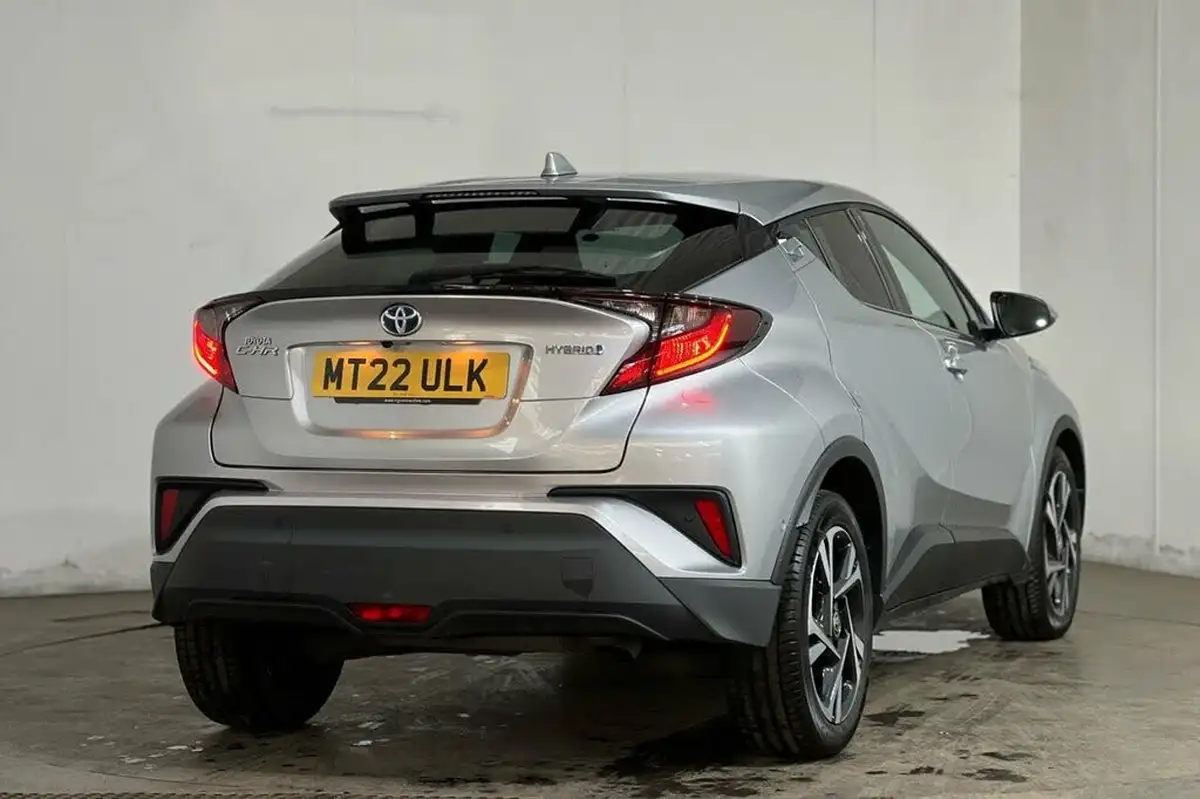 2022-toyota-c-hr-18-vvt-i-design-big-17