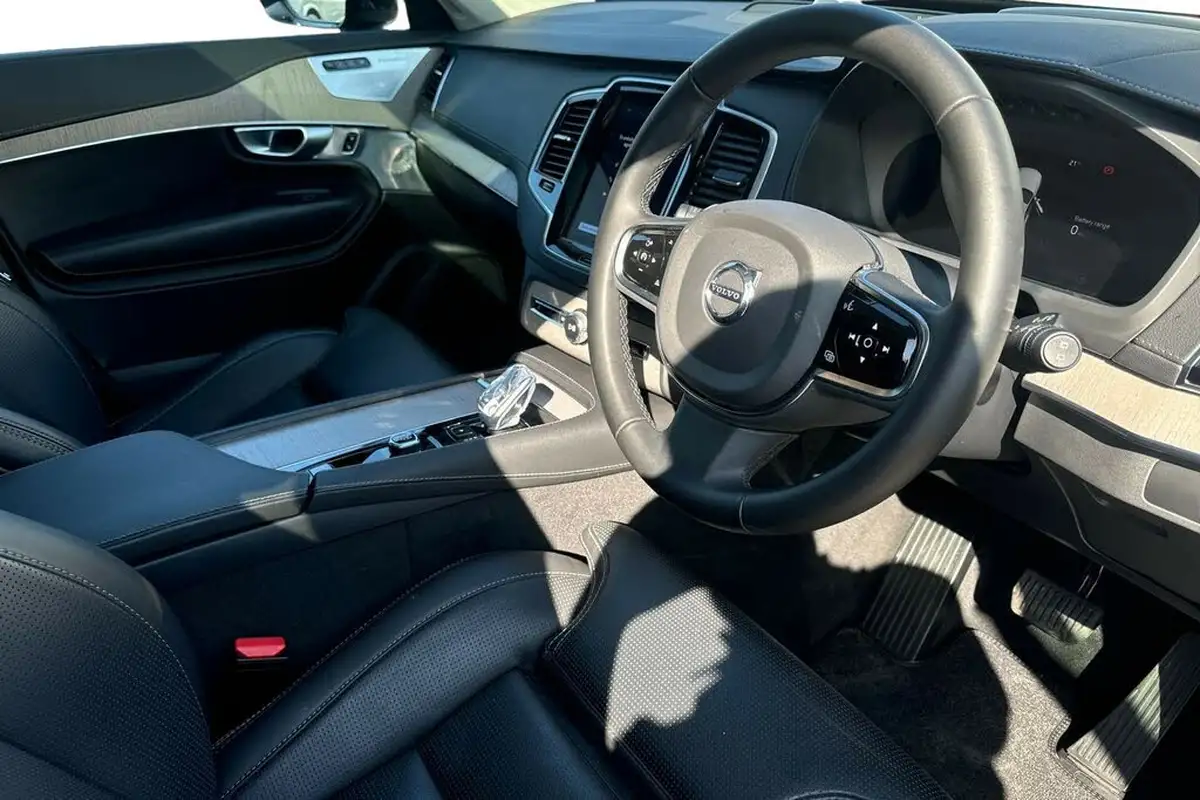2024-volvo-xc90-20-t8-ultimate-dark-big-9