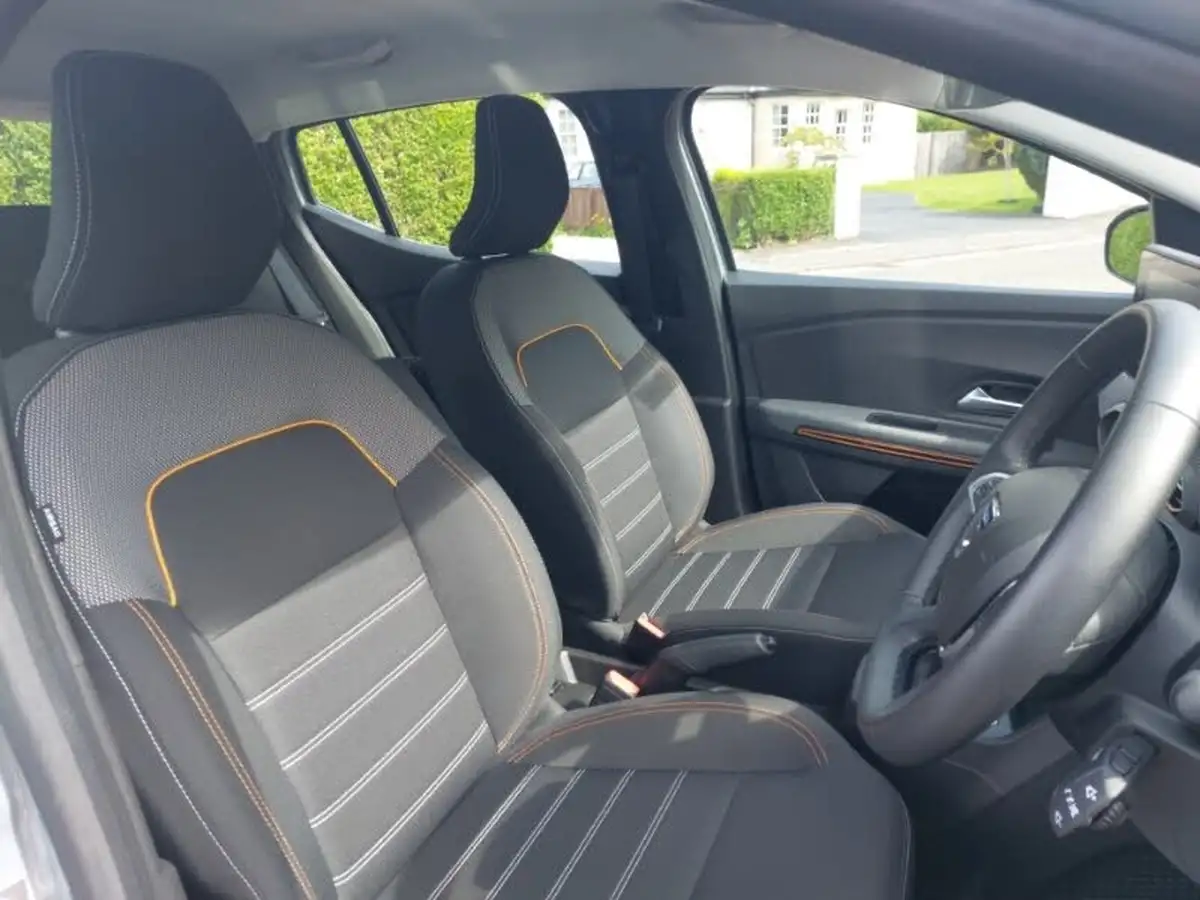 2022-dacia-sandero-stepway-10-tce-comfort-90bhp-big-13