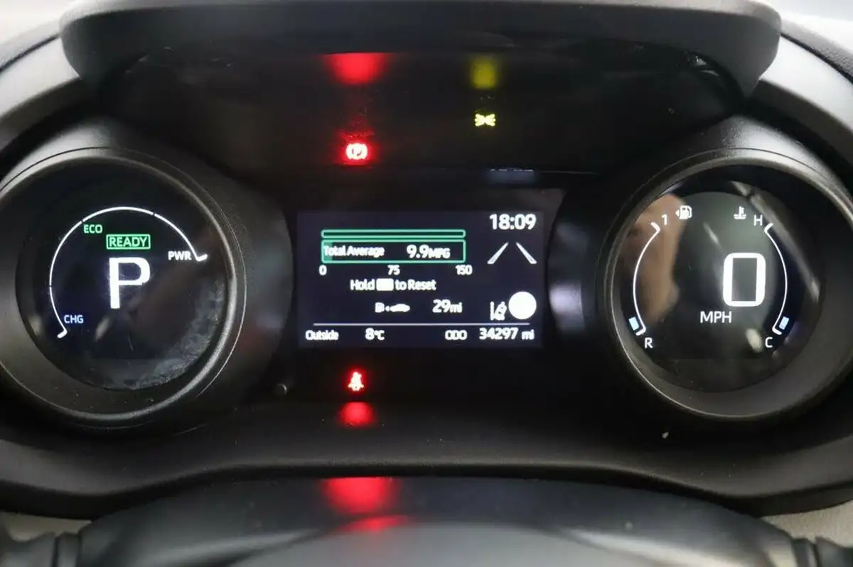 2022-toyota-yaris-cross-15-vvt-i-icon-big-23